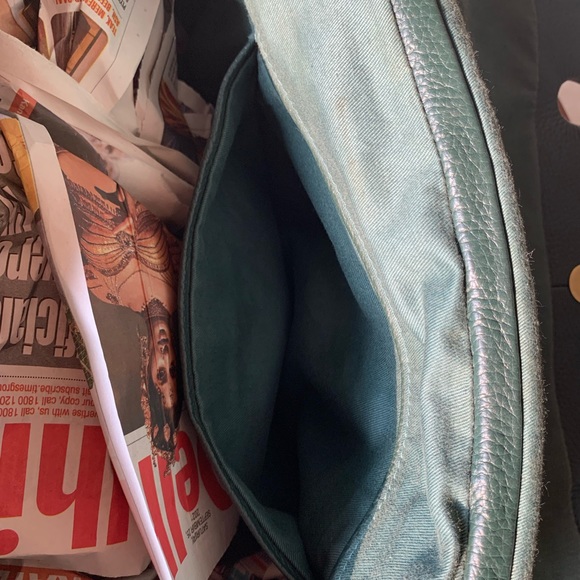 GORGEOUS GARDEN-GREEN ZARA BAG-  Magnetic button, outer pocket. Never used. - Picture 4 of 12